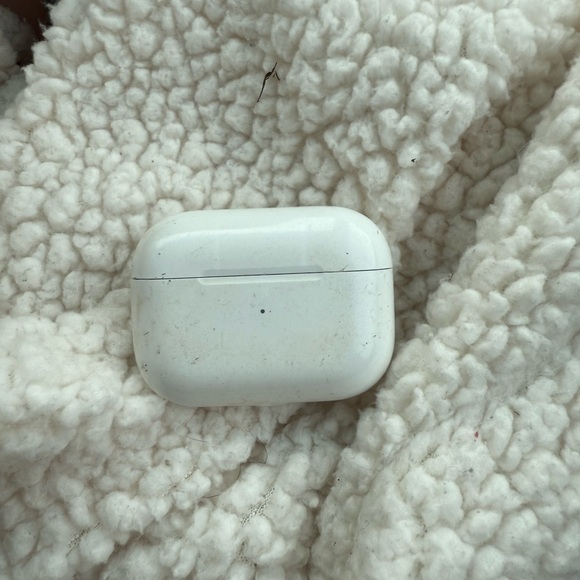 Apple White Wireless Earbuds